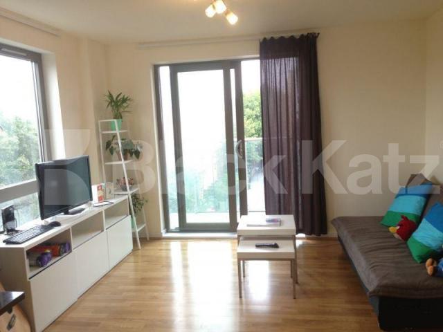 			1 Bedroom, 1 bath, 1 reception Apartment			 Crowder Street, Tower hill/ Shadwell